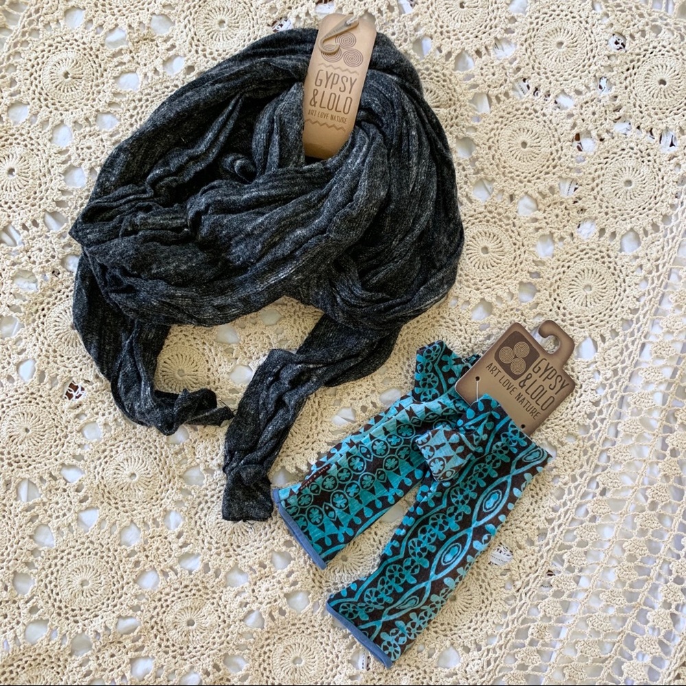 NWT scarf and hand warmer set